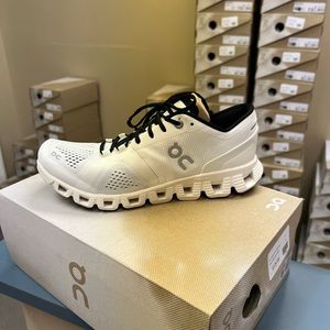 On Cloud X Brand New in box Size 8 White/Black Women’s